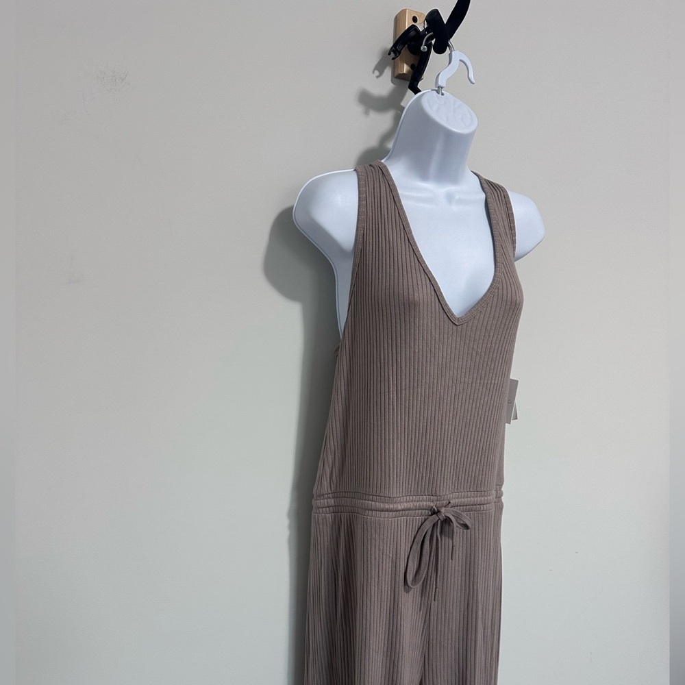 Beyond Yoga Jetsetter Jumpsuit - Birch- Size XL - Picture 3 of 10
